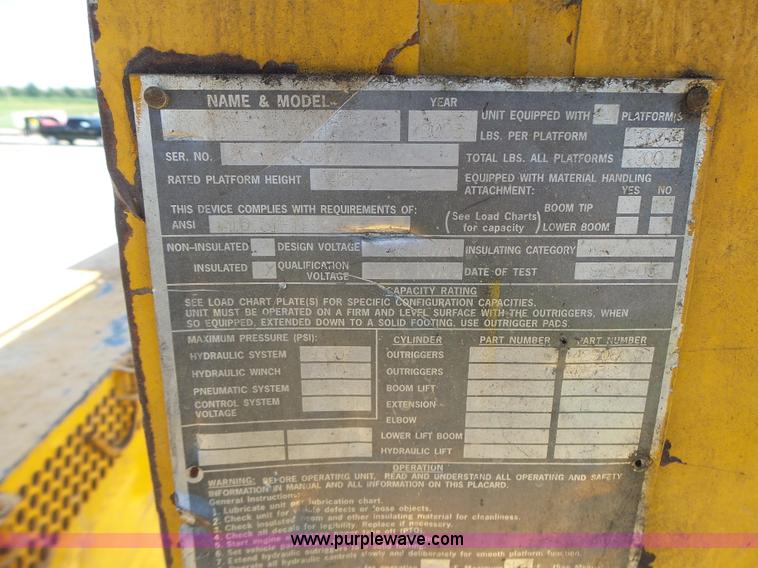 image for item K5717 2006 International 7300 digger derrick truck