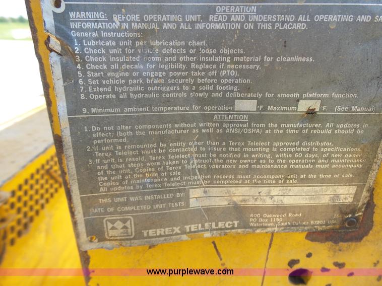 image for item K5717 2006 International 7300 digger derrick truck