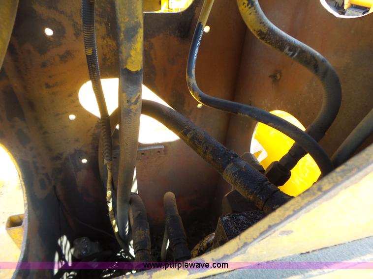 image for item K5717 2006 International 7300 digger derrick truck