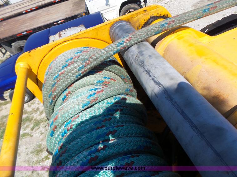 image for item K5717 2006 International 7300 digger derrick truck