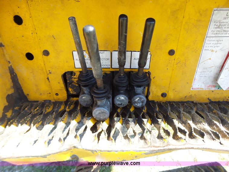 image for item K5717 2006 International 7300 digger derrick truck