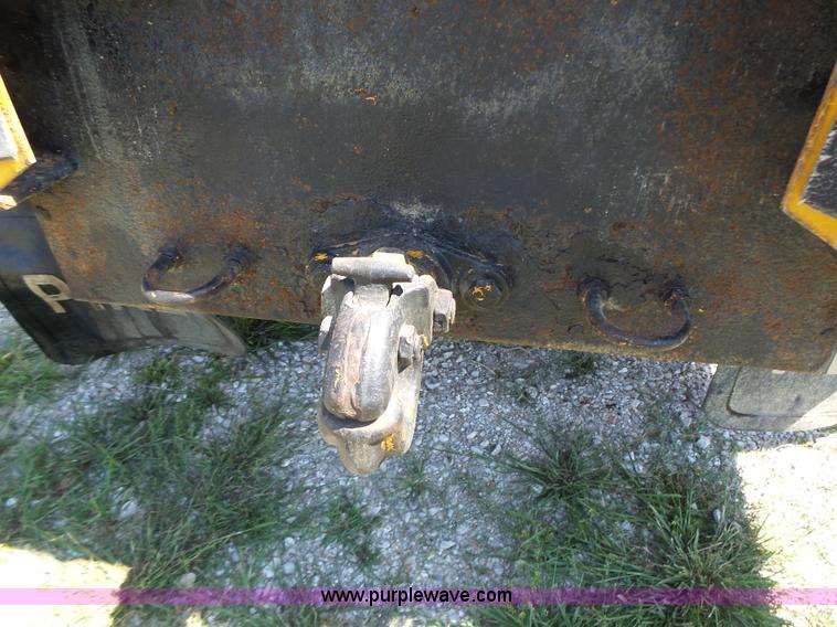 image for item K5717 2006 International 7300 digger derrick truck