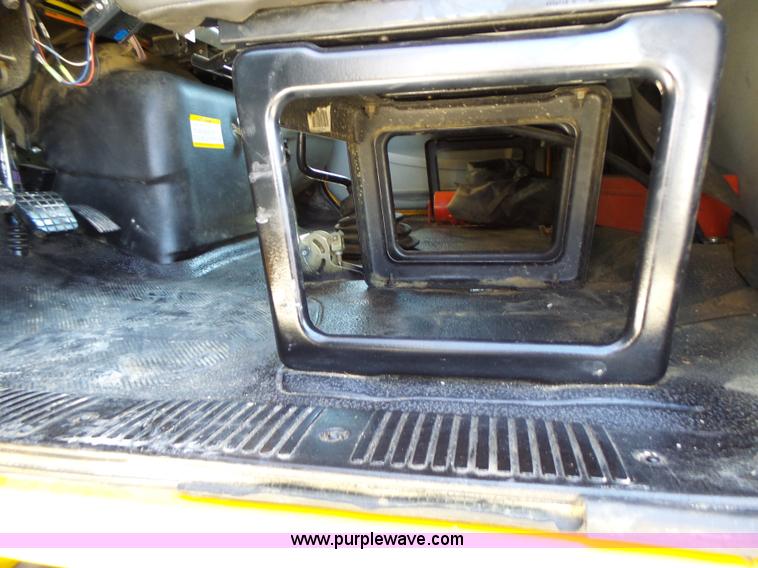 image for item K5717 2006 International 7300 digger derrick truck