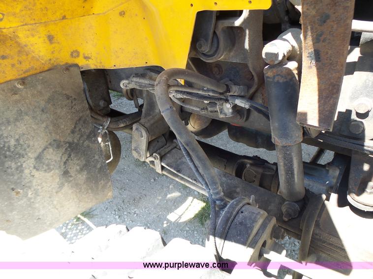 image for item K5717 2006 International 7300 digger derrick truck