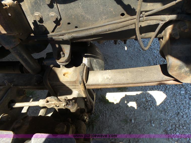 image for item K5717 2006 International 7300 digger derrick truck