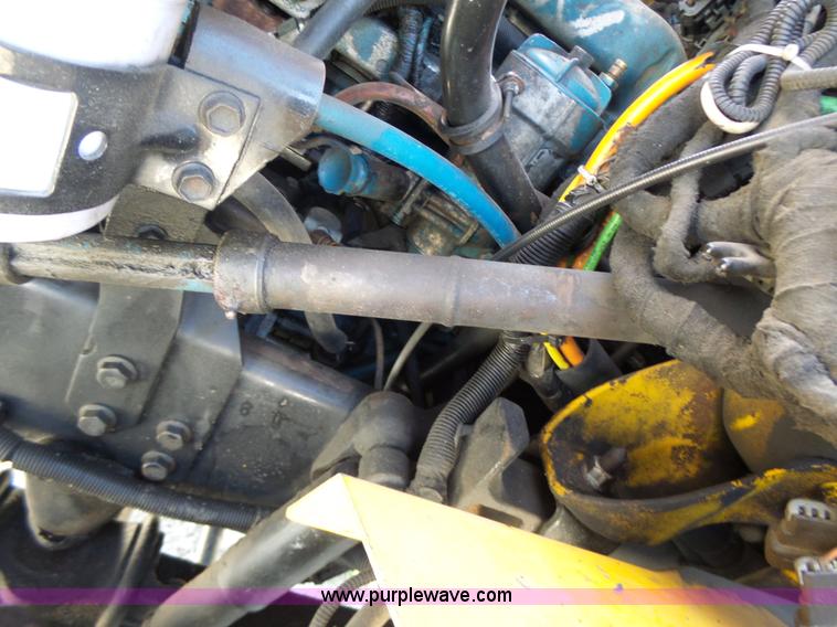 image for item K5717 2006 International 7300 digger derrick truck