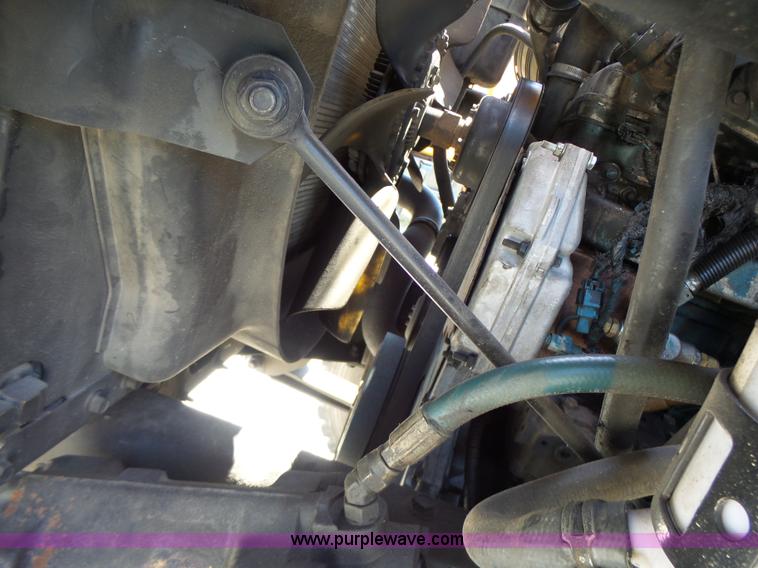 image for item K5717 2006 International 7300 digger derrick truck