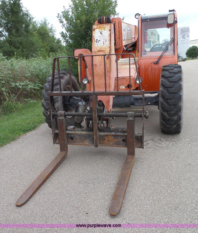 image for item K8248 2002 Sky Trak 8042 telehandler