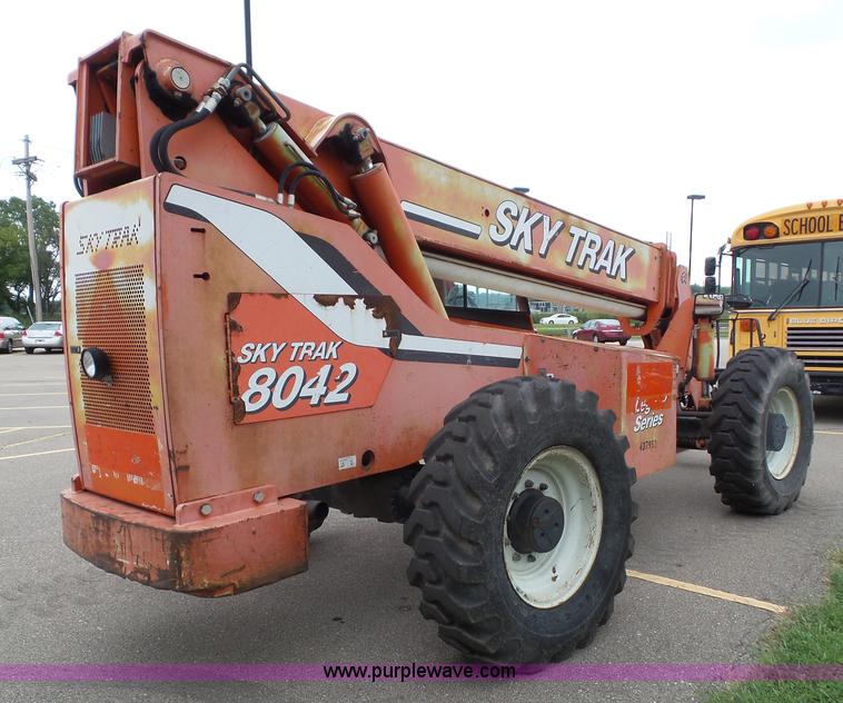 image for item K8248 2002 Sky Trak 8042 telehandler