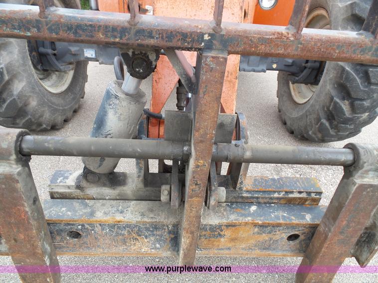 image for item K8248 2002 Sky Trak 8042 telehandler