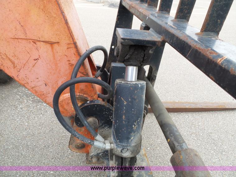 image for item K8248 2002 Sky Trak 8042 telehandler