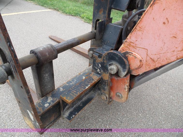 image for item K8248 2002 Sky Trak 8042 telehandler