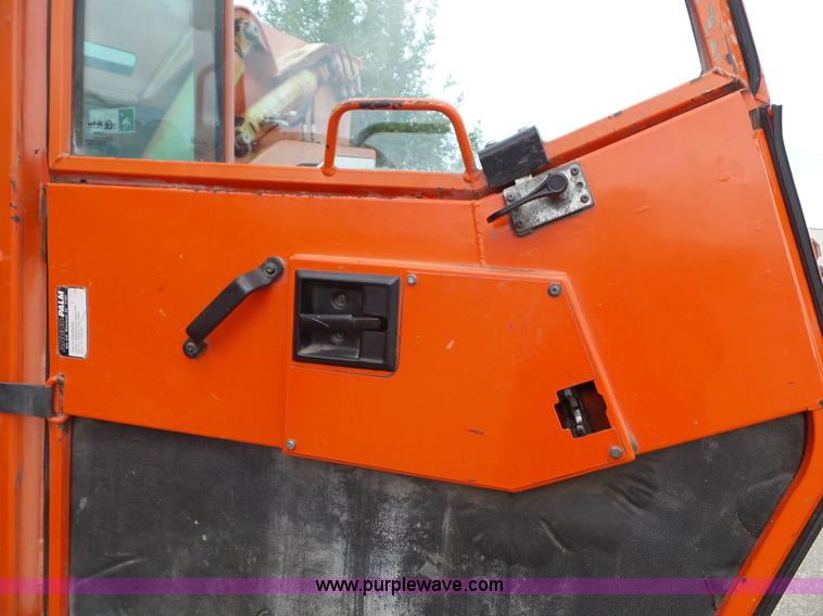 image for item K8248 2002 Sky Trak 8042 telehandler