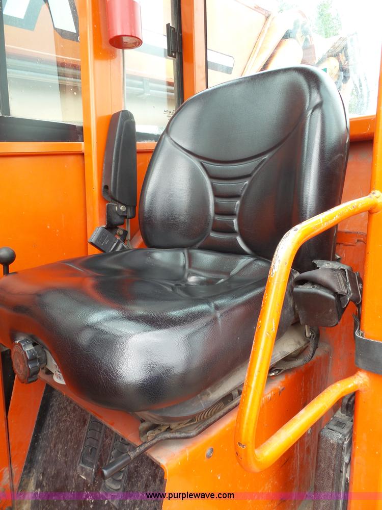 image for item K8248 2002 Sky Trak 8042 telehandler