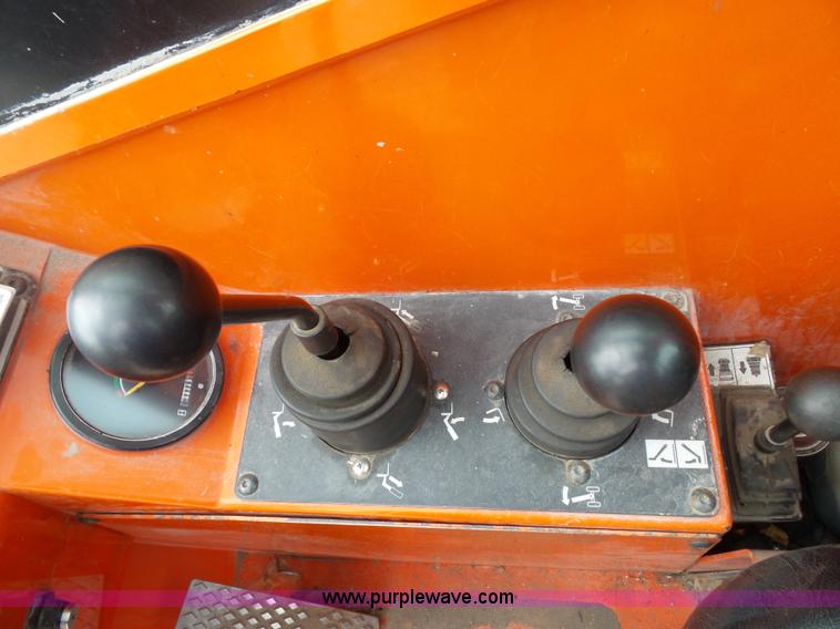 image for item K8248 2002 Sky Trak 8042 telehandler