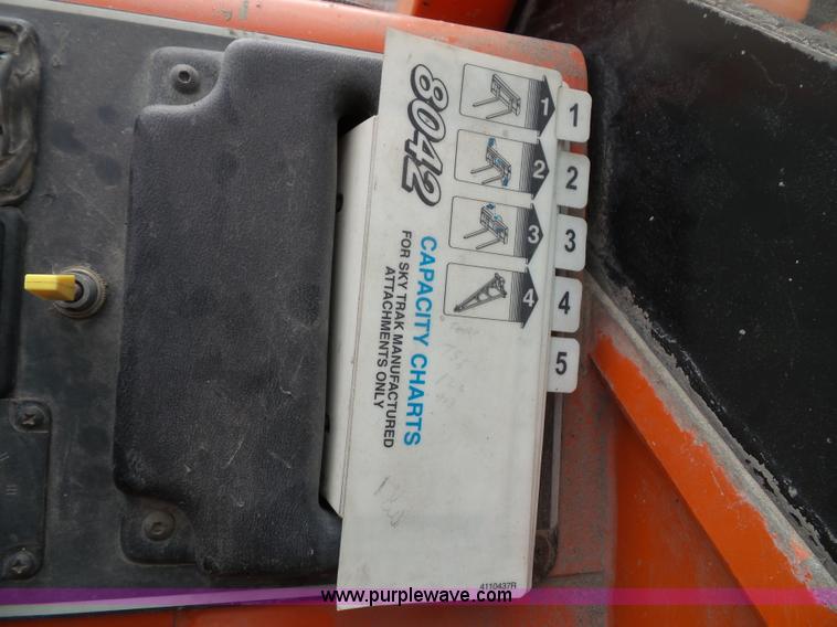 image for item K8248 2002 Sky Trak 8042 telehandler