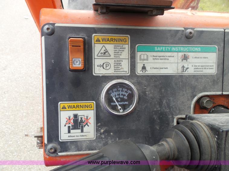 image for item K8248 2002 Sky Trak 8042 telehandler