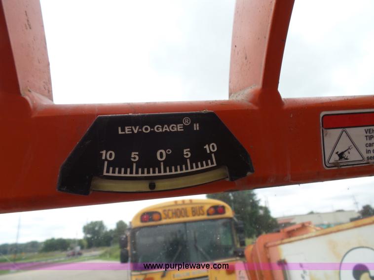 image for item K8248 2002 Sky Trak 8042 telehandler