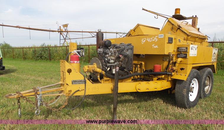 image for item K8473 Bear Cat BC400D pot hole patcher