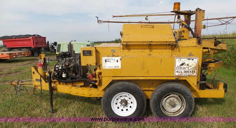 image for item K8473 Bear Cat BC400D pot hole patcher