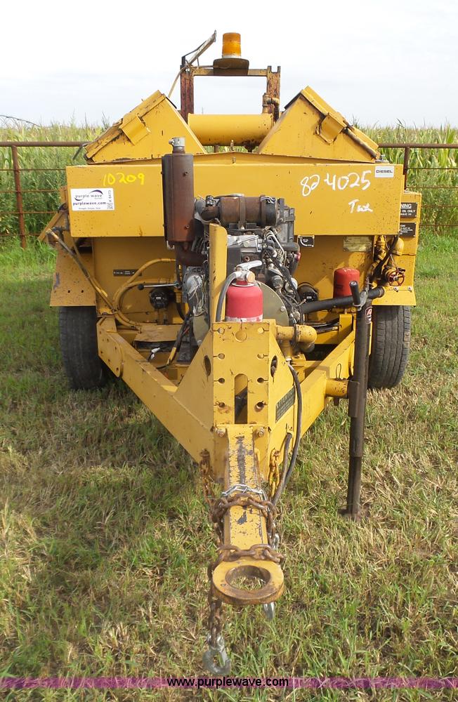 image for item K8473 Bear Cat BC400D pot hole patcher