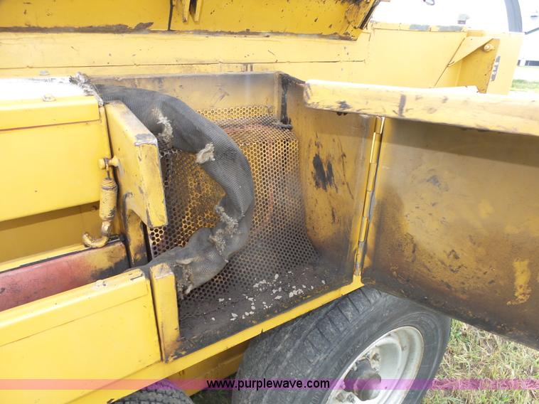 image for item K8473 Bear Cat BC400D pot hole patcher