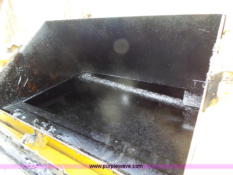 image for item K8473 Bear Cat BC400D pot hole patcher