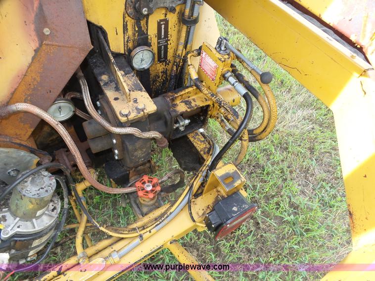 image for item K8473 Bear Cat BC400D pot hole patcher