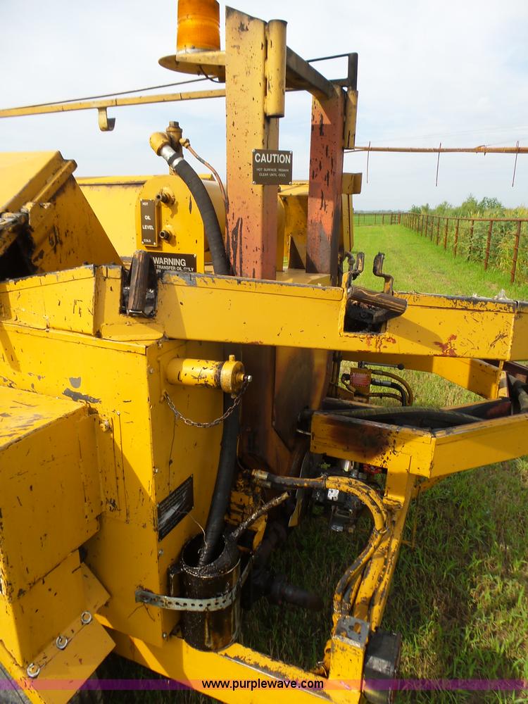 image for item K8473 Bear Cat BC400D pot hole patcher