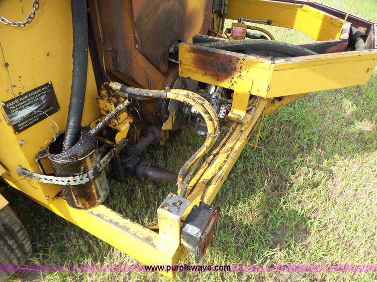 image for item K8473 Bear Cat BC400D pot hole patcher