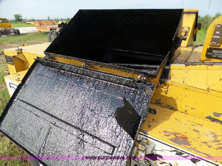 image for item K8473 Bear Cat BC400D pot hole patcher