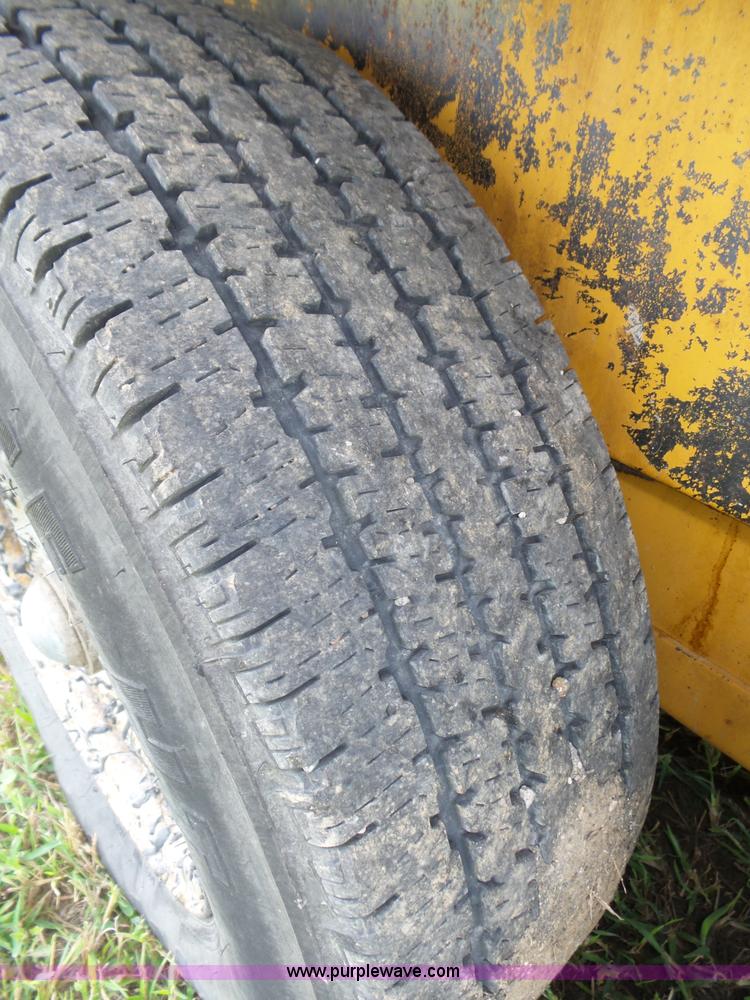 image for item K8473 Bear Cat BC400D pot hole patcher