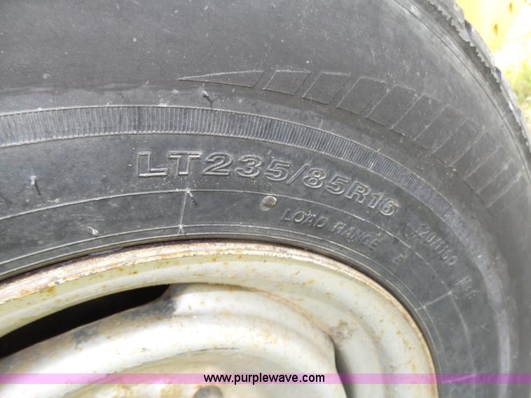 image for item K8473 Bear Cat BC400D pot hole patcher