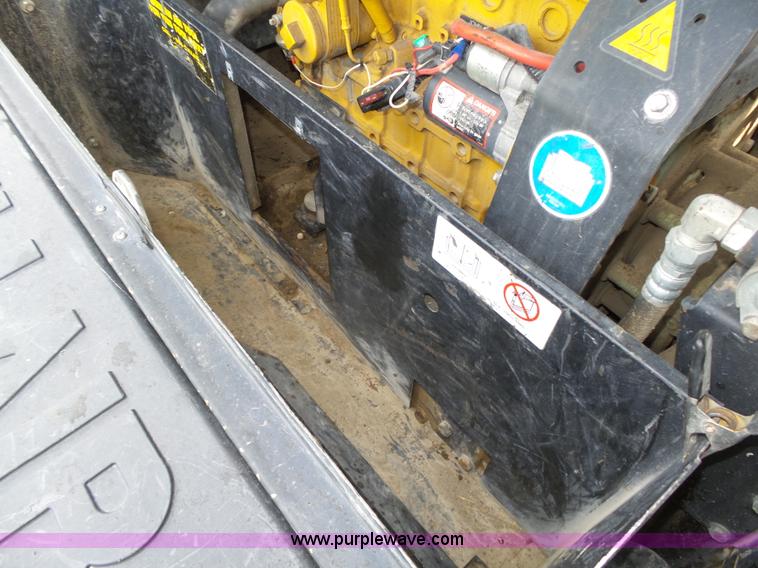 image for item K8474 2010 Sullair 225HDPQJD2 air compressor