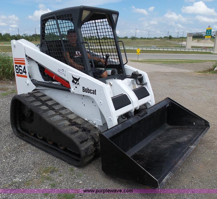 image for item L1585 2001 Bobcat 864T skid steer