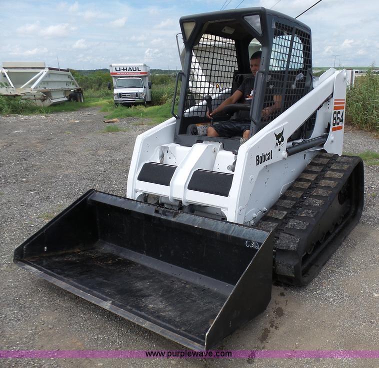 image for item L1585 2001 Bobcat 864T skid steer