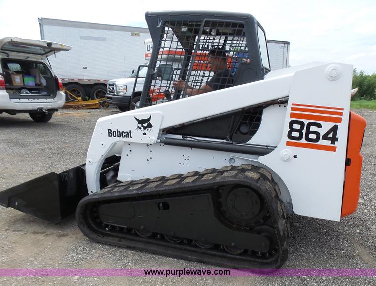 image for item L1585 2001 Bobcat 864T skid steer