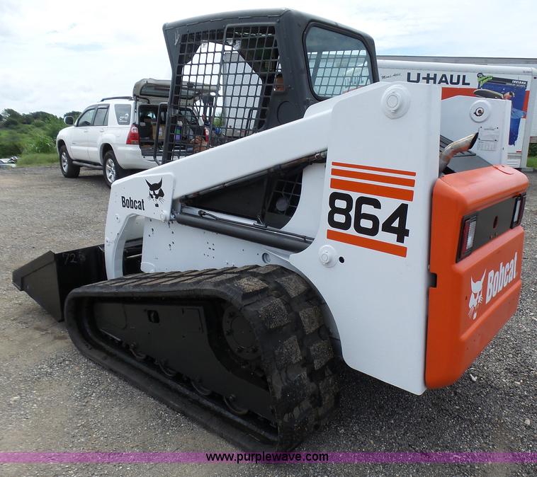 image for item L1585 2001 Bobcat 864T skid steer