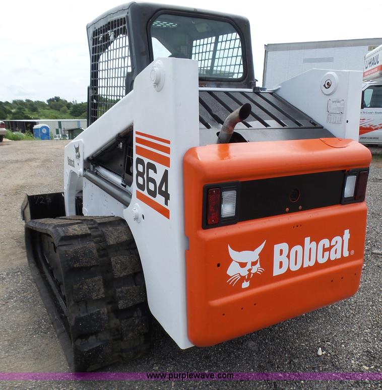 image for item L1585 2001 Bobcat 864T skid steer