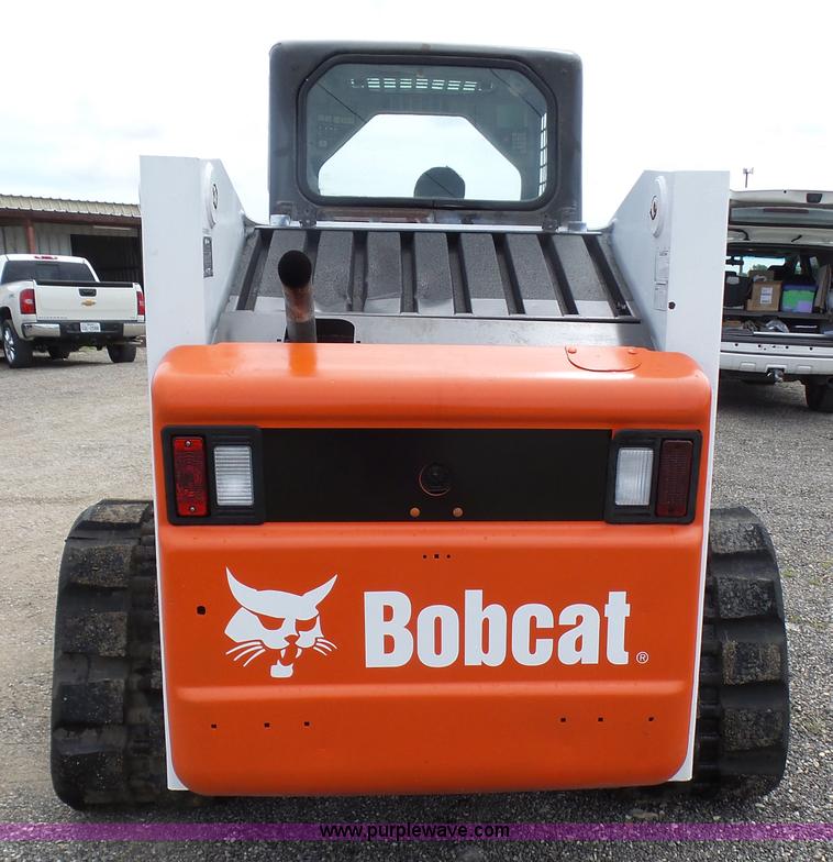image for item L1585 2001 Bobcat 864T skid steer