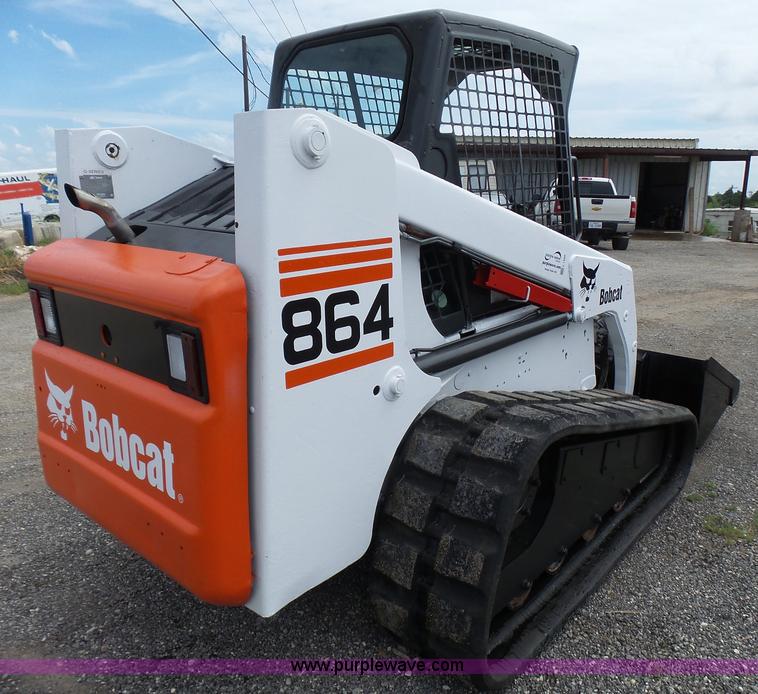 image for item L1585 2001 Bobcat 864T skid steer