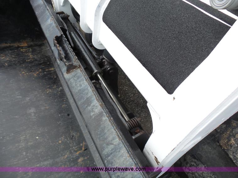 image for item L1585 2001 Bobcat 864T skid steer