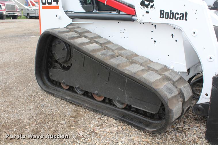 image for item L1585 2001 Bobcat 864T skid steer