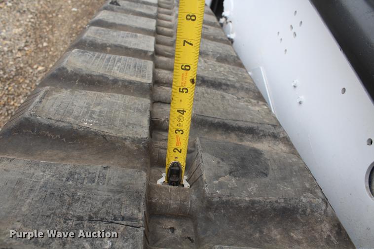 image for item L1585 2001 Bobcat 864T skid steer