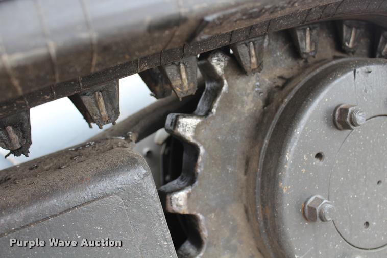 image for item L1585 2001 Bobcat 864T skid steer