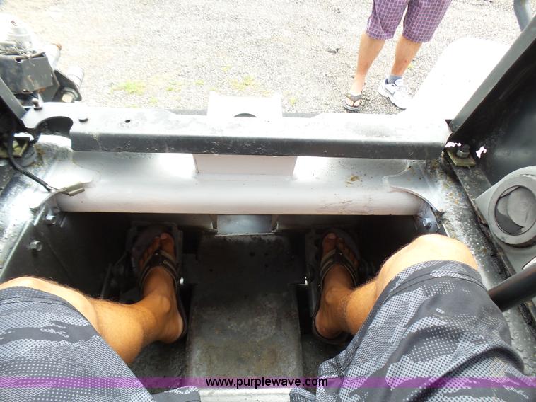 image for item L1585 2001 Bobcat 864T skid steer