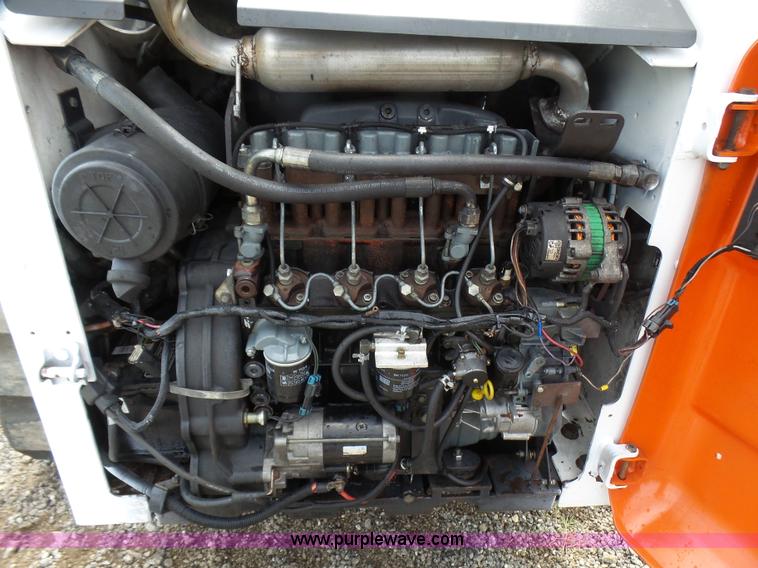 image for item L1585 2001 Bobcat 864T skid steer