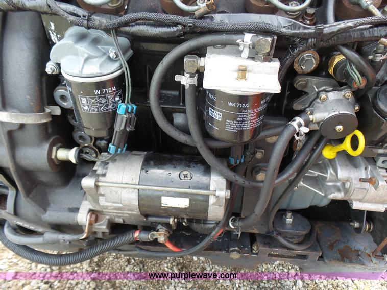 image for item L1585 2001 Bobcat 864T skid steer