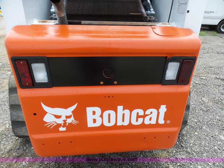 image for item L1585 2001 Bobcat 864T skid steer