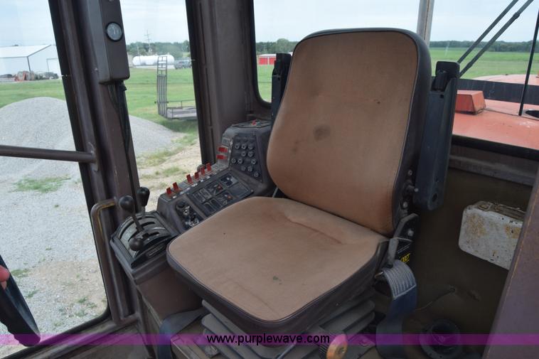 image for item L2582 1984 Champion 710A motor grader